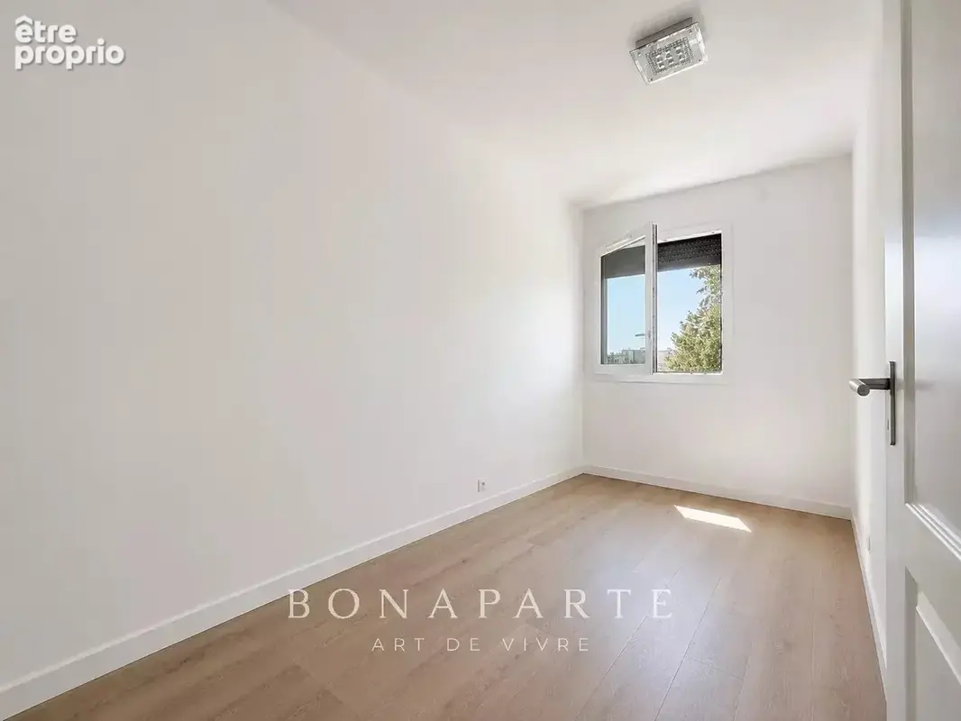 FERNEY-VOLTAIRE - Appartement centre-ville - photo 8