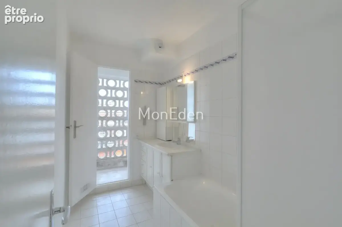 Appartement Neuilly Sur Seine 3 pièce(s) Balcon vue Tour Eiffel - photo 11