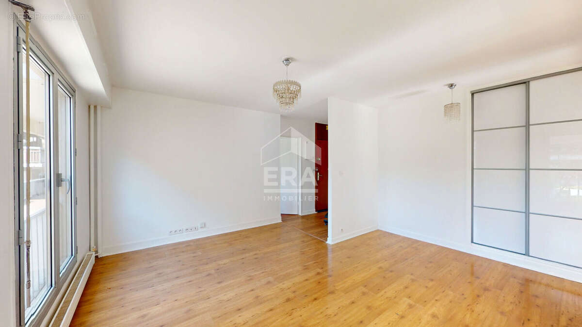 Appartement à PARIS-19E