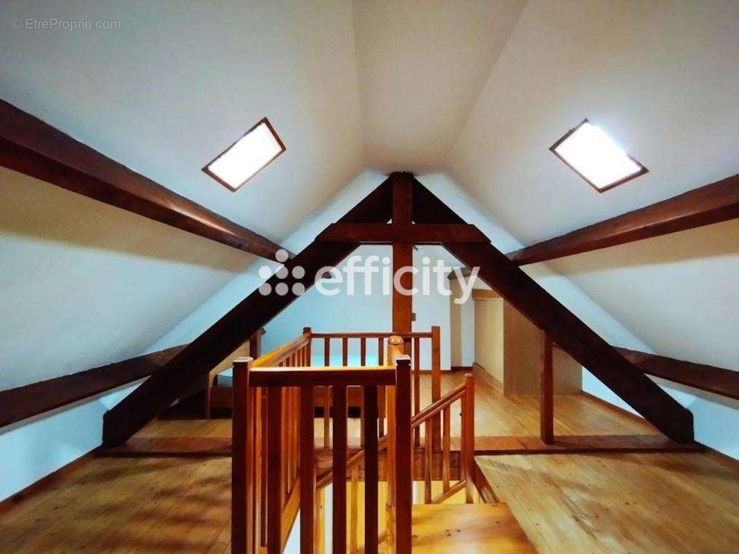 Appartement à SAINTE-MESME