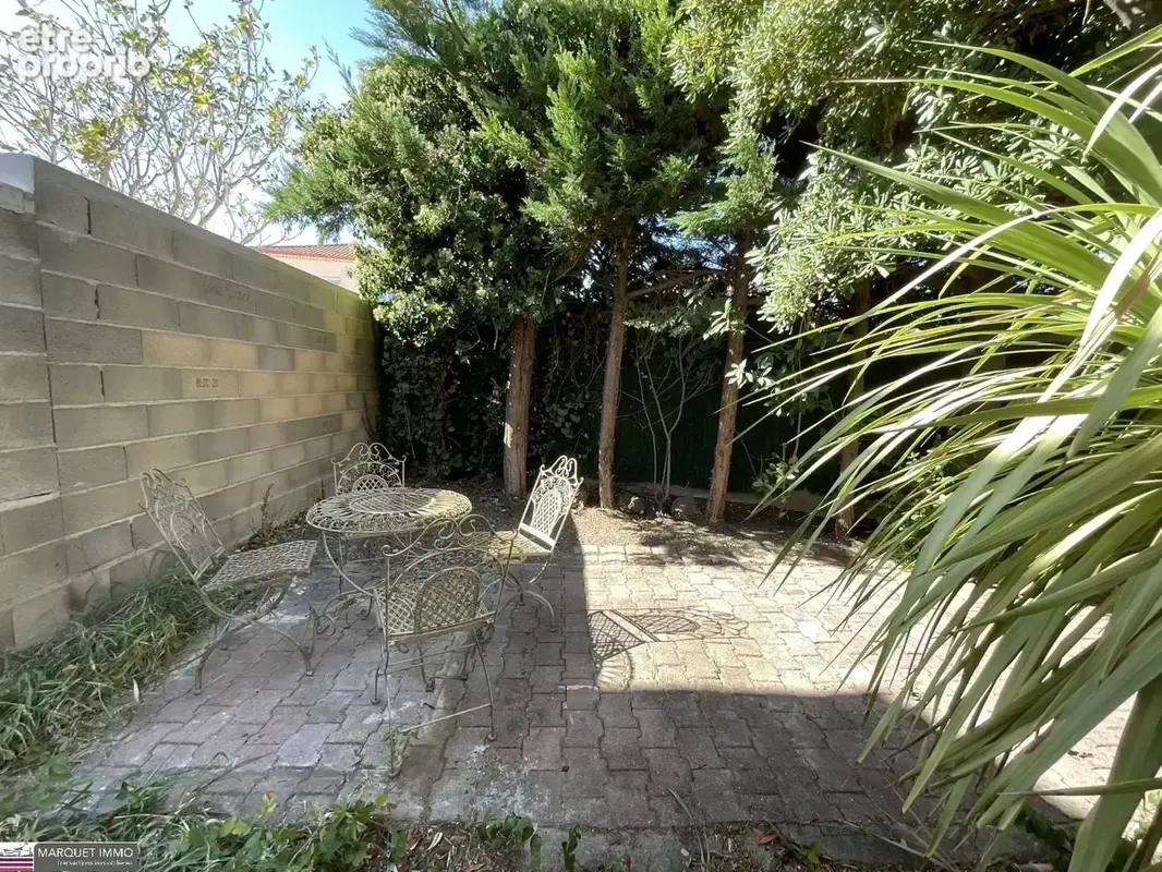 Cadre verdoyant et calme pour cette maison traditionnelle T6 de 141 m², en 3 faces, sur un terrain clos, arboré, piscinable et i - photo 19