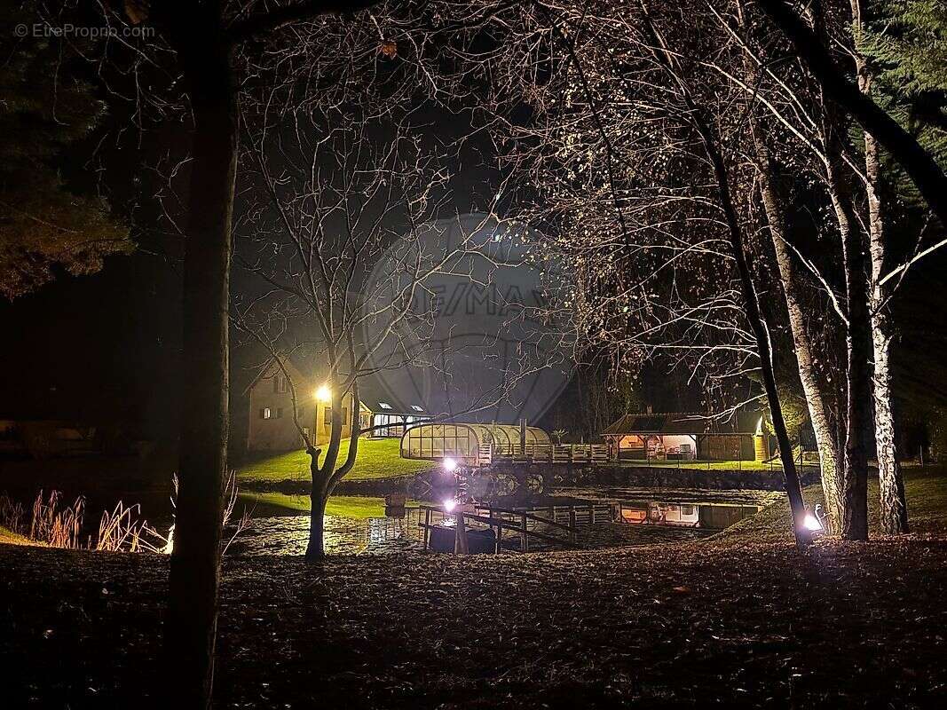 Maison à CHAMPS-SUR-YONNE