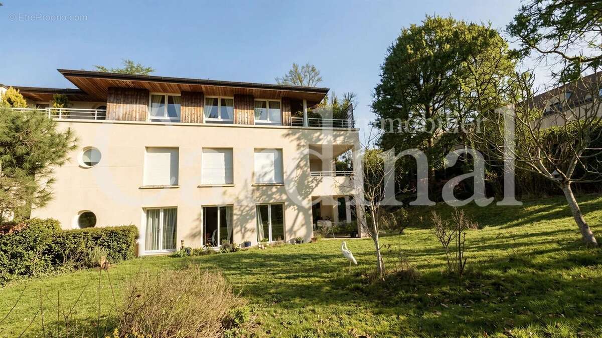 Appartement à NOISY-LE-ROI
