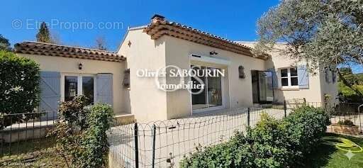 Maison à ROQUEBRUNE-SUR-ARGENS