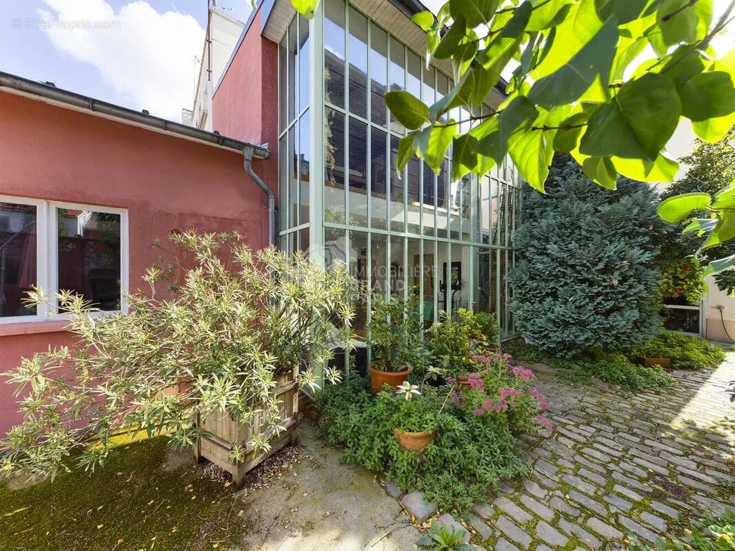 Maison à IVRY-SUR-SEINE