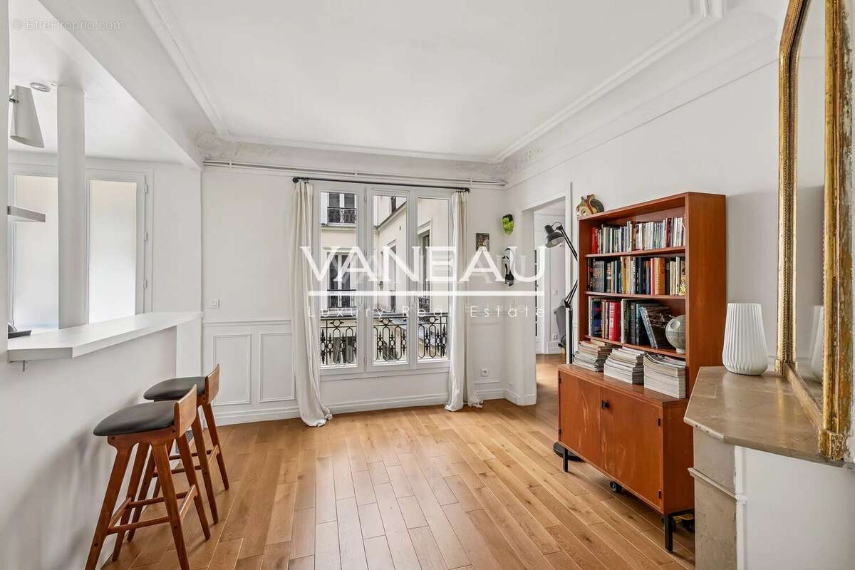 Appartement à PARIS-10E