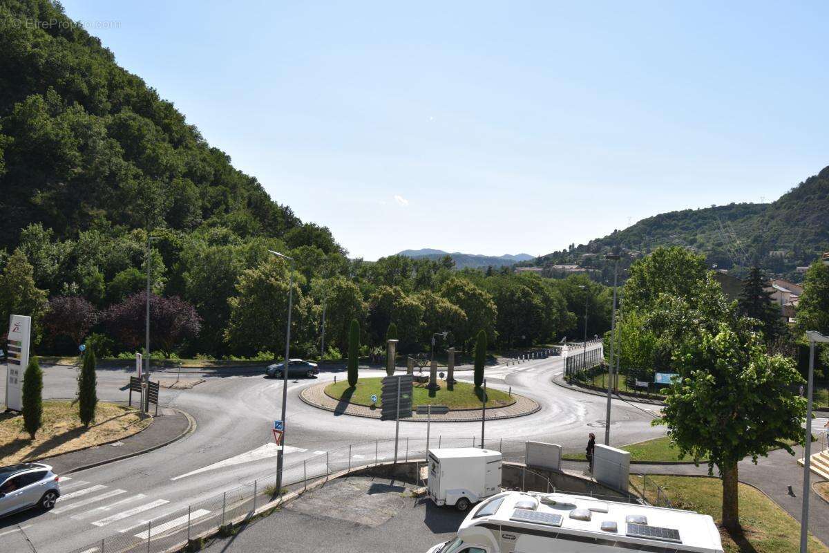 A vendre, Digne-les-Bains (04), Appartement T2 avec cave, balcon, ascenseur et parking privatif - photo 3