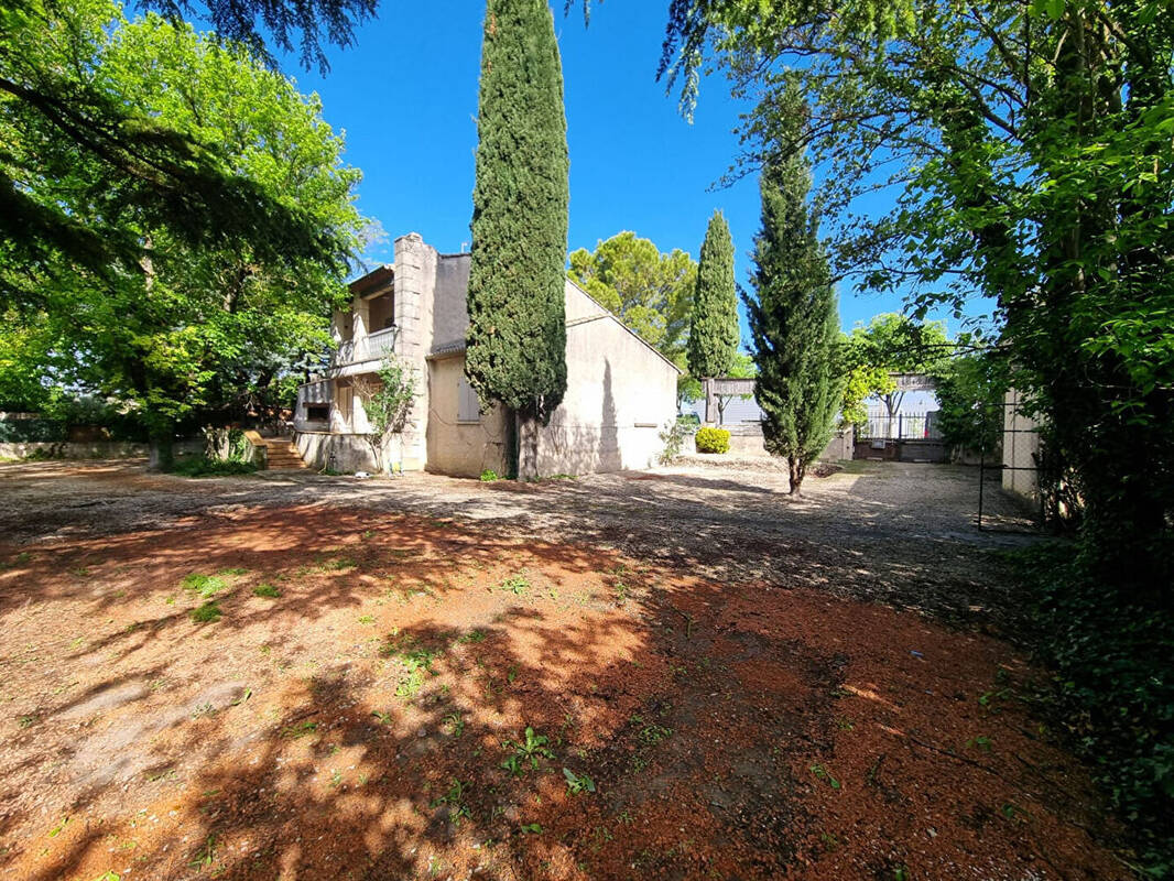 Maison à L'ISLE-SUR-LA-SORGUE