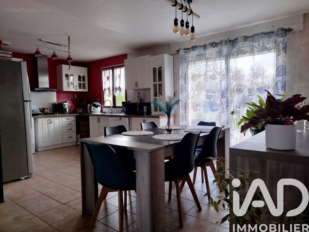Maison 122 m² à Villermain  - photo 7