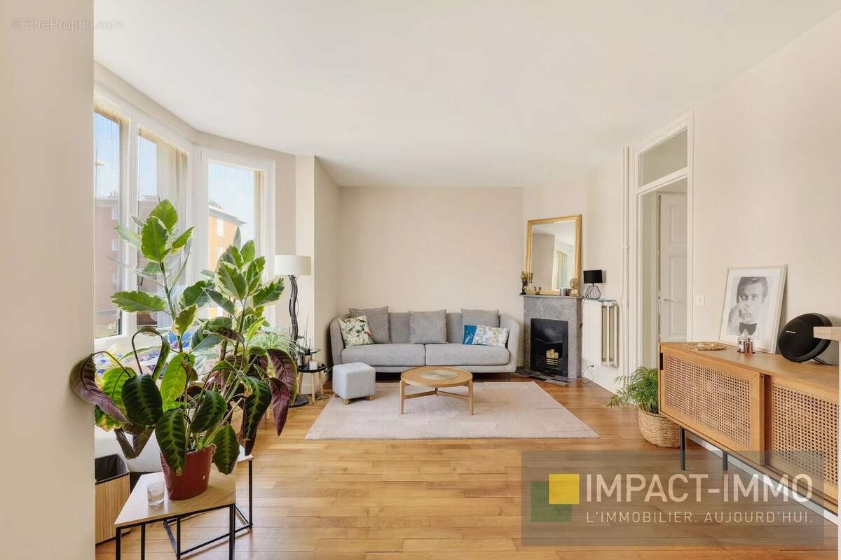 Appartement à SURESNES