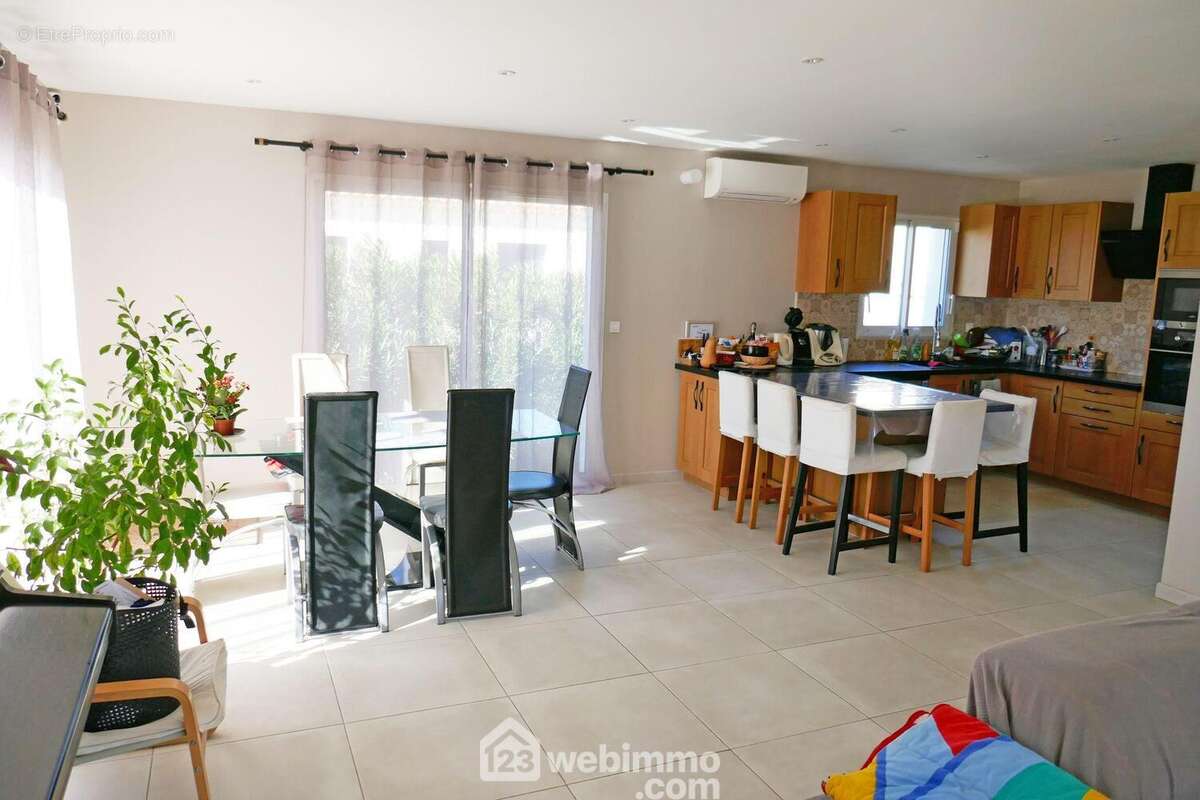 ... - Maison à ARLES