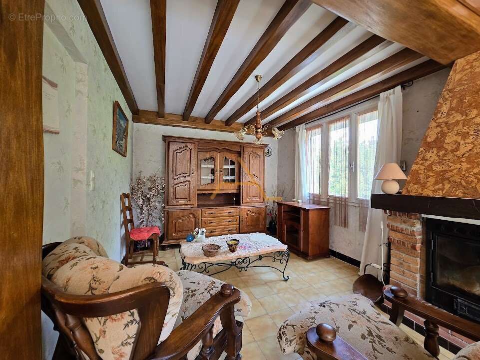 Maison à LA BEGUDE-DE-MAZENC