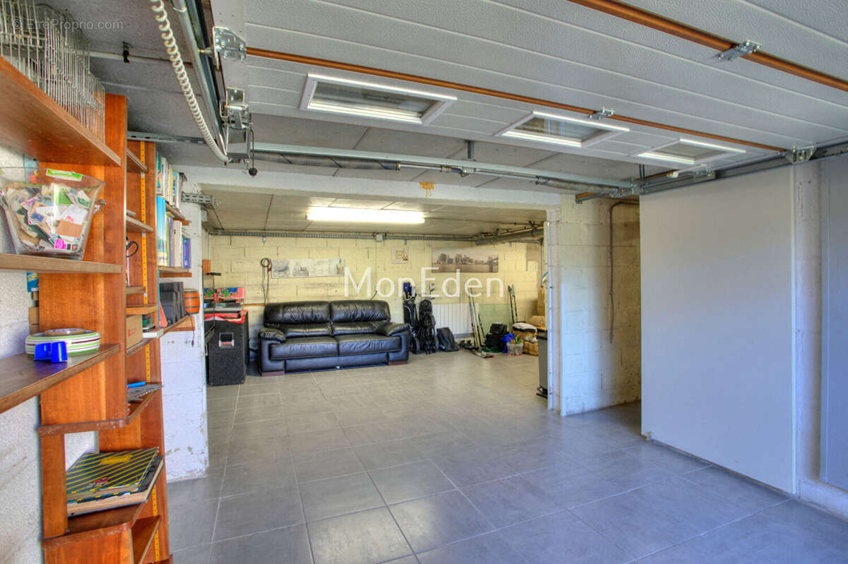 Maison familiale 4 chambres - Jardin 300 m² - Sous-sol total avec garage double -Proche gare - photo 16
