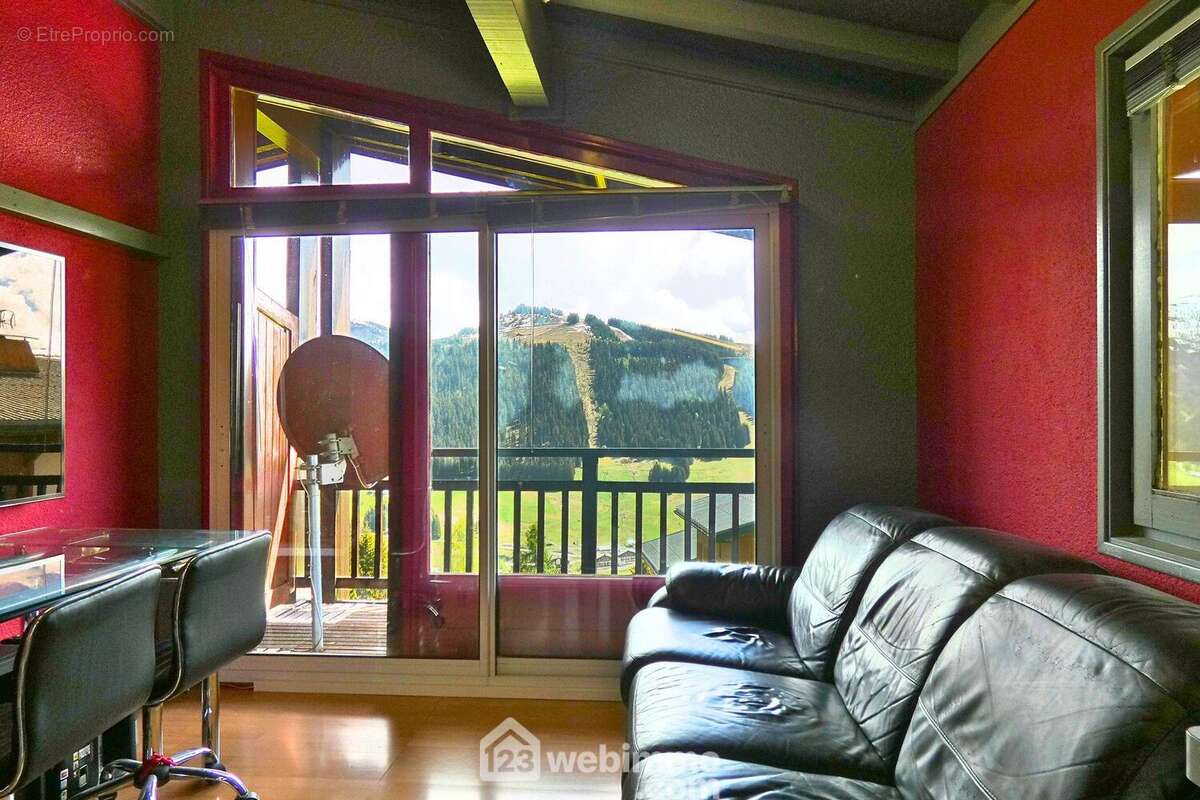 Pour plus de confort et de praticité, une cave et un casier à skis complètent ce bien avec possibilité d?acquérir un garage en option. - Appartement à NOTRE-DAME-DE-BELLECOMBE