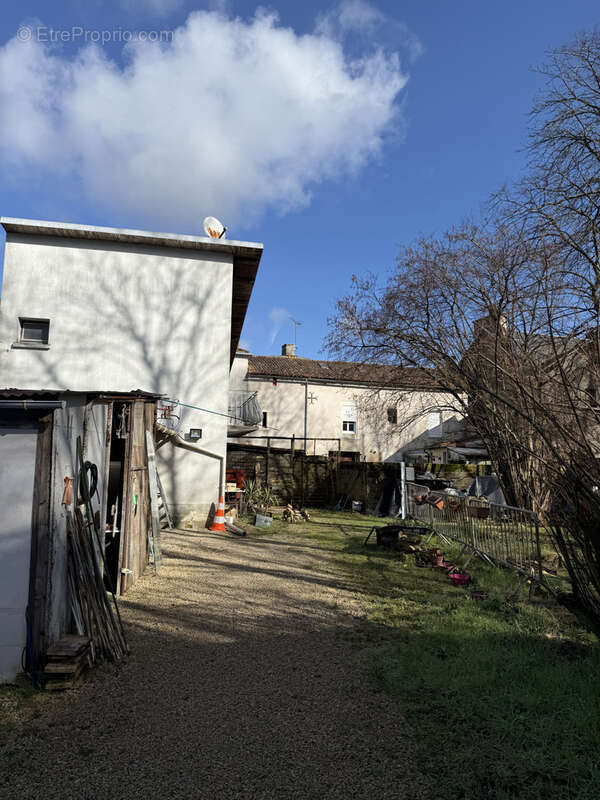 Appartement à SAINT-JULIEN-L'ARS