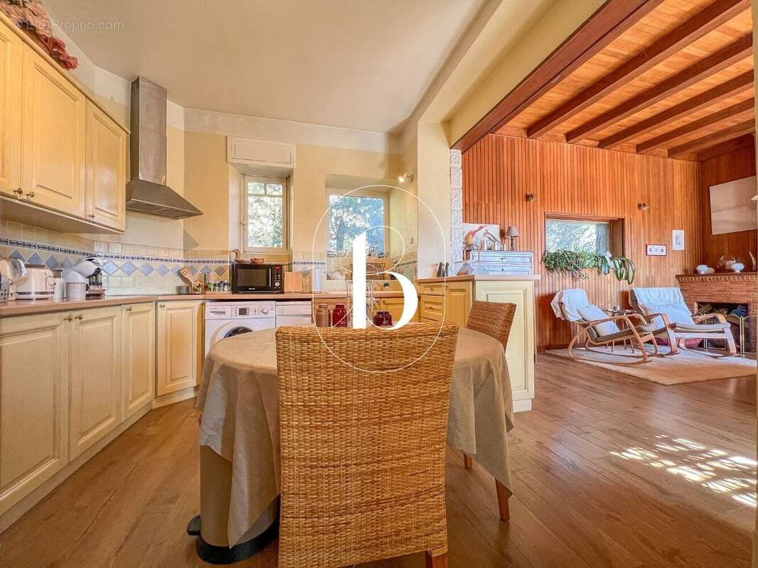 Maison à VALLON-PONT-D'ARC