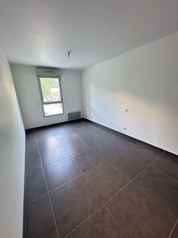 Appartement à MARSEILLE-4E