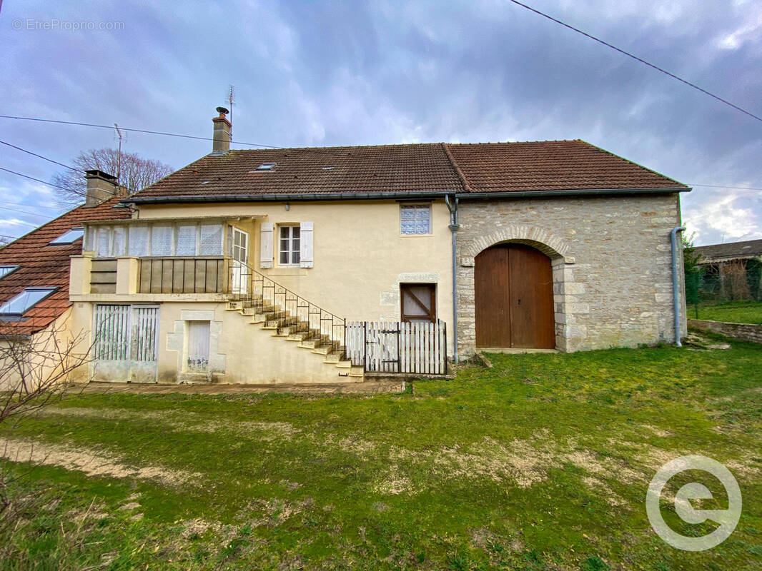 Maison à VASSY