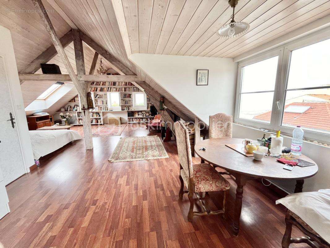 Immeuble mixte de 348m2 avec hôtel, loft, boutique et café ! - photo 19