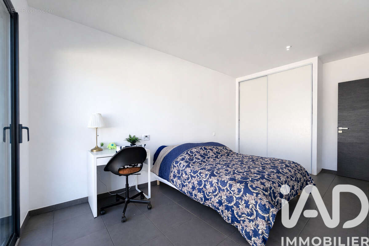 Photo 8 - Maison à SAINT-MEDARD-DE-GUIZIERES