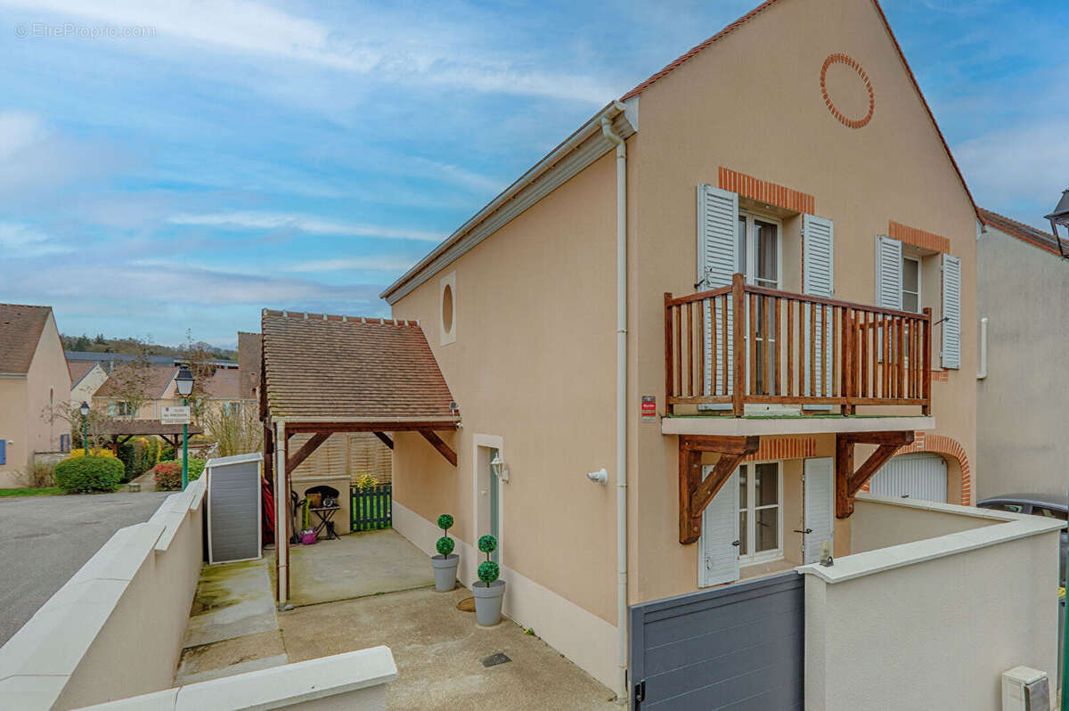 Maison à FONTENAY-LE-FLEURY