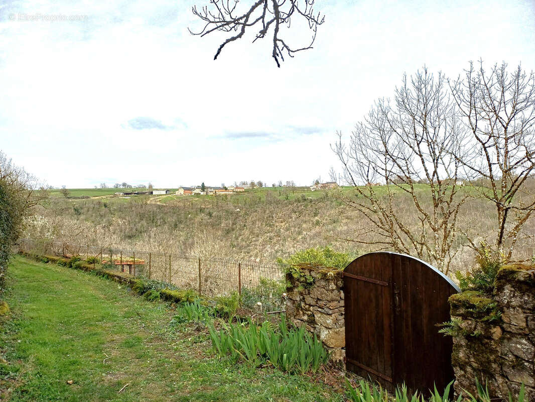 Maison à PEYRUSSE-LE-ROC