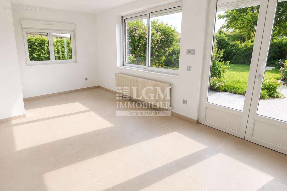Maison semi-individuelle- 111m2- Centre Steenvoorde - photo 2