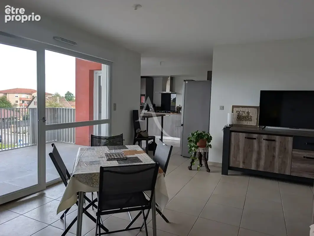 Appartement peronnas  t3 terrasse et garage - photo 5