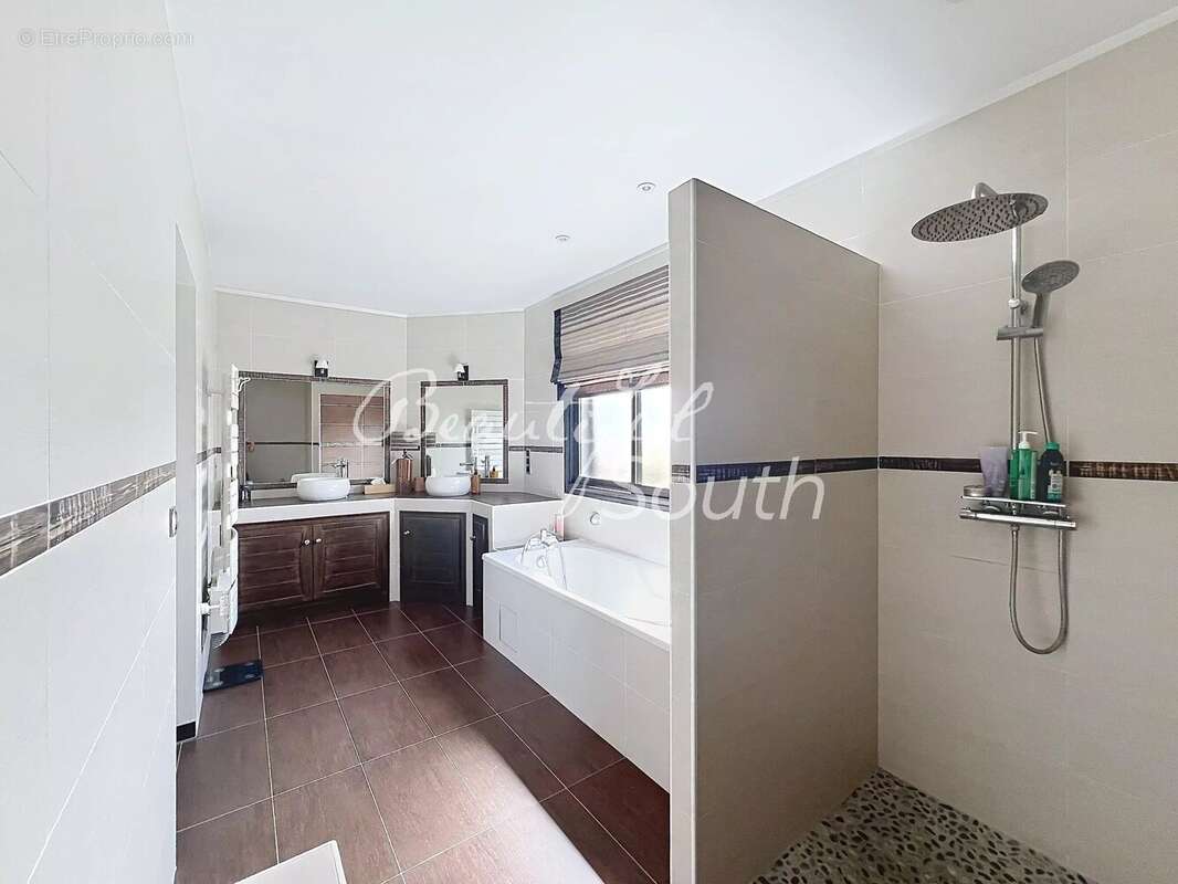 Propriété d’exception aux portes de Perpignan – 260 m² habitables sur 1 690 m² paysagés avec piscine, Pollestres - photo 18