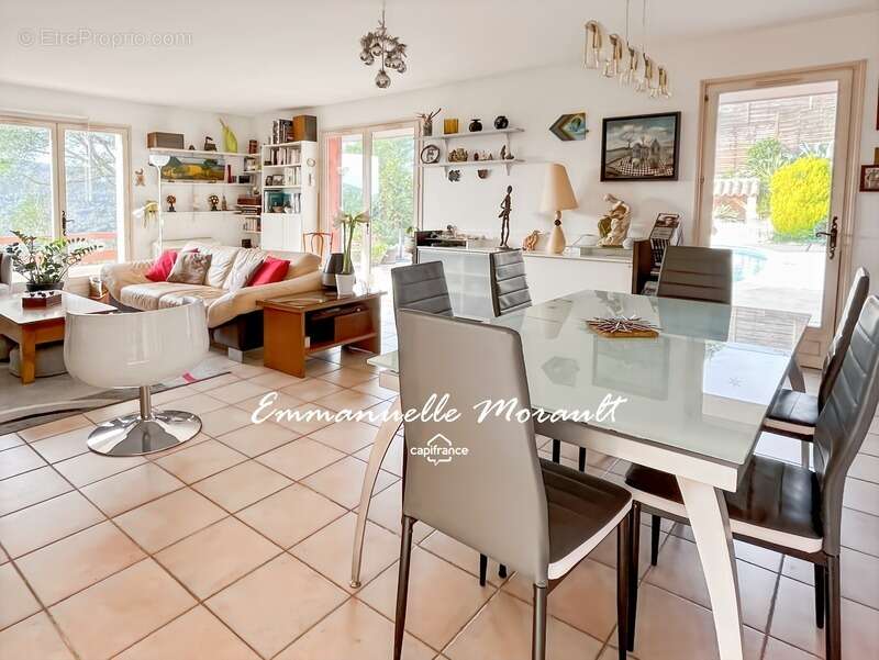 Maison à BAGNOLS-EN-FORET