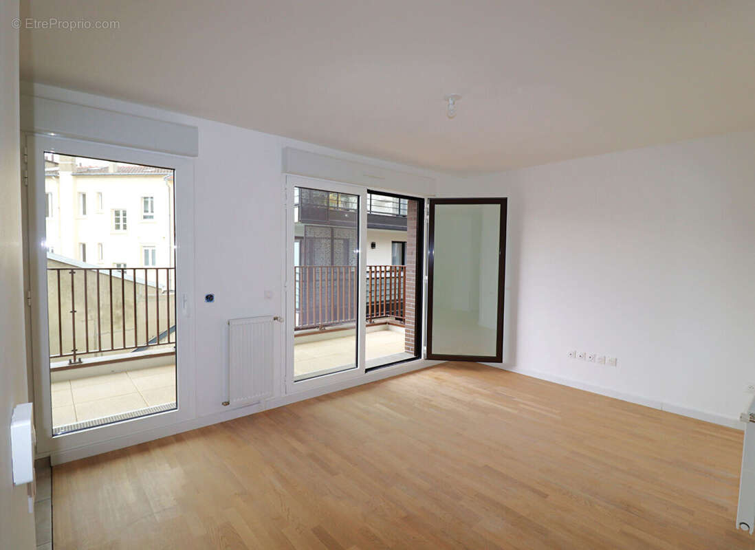Appartement à ISSY-LES-MOULINEAUX