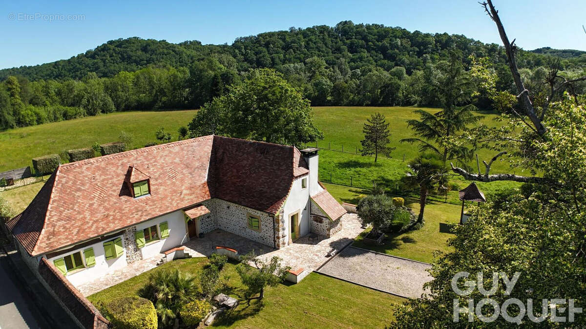 Maison à MONEIN