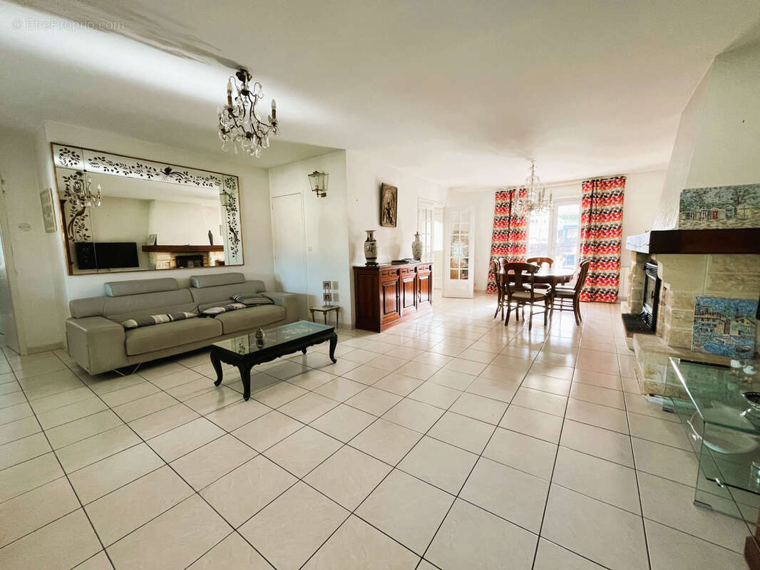 Maison à MESCHERS-SUR-GIRONDE