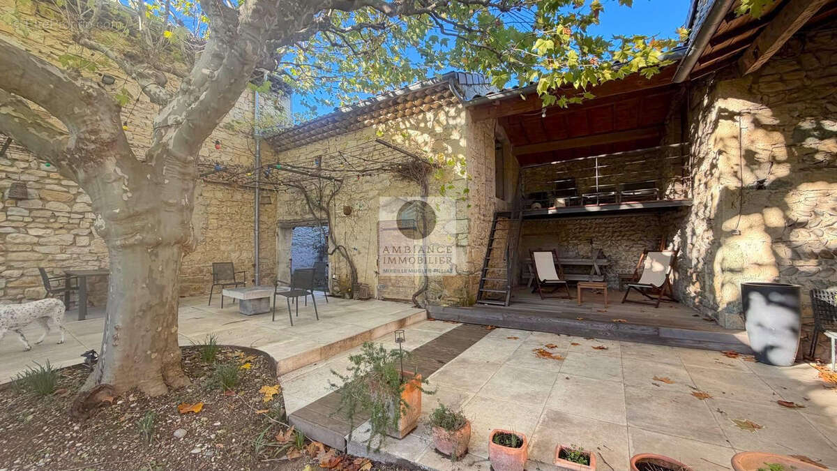 Maison à ETOILE-SUR-RHONE