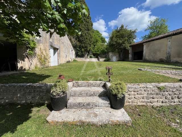 Très belle propriété avec porche - photo 6