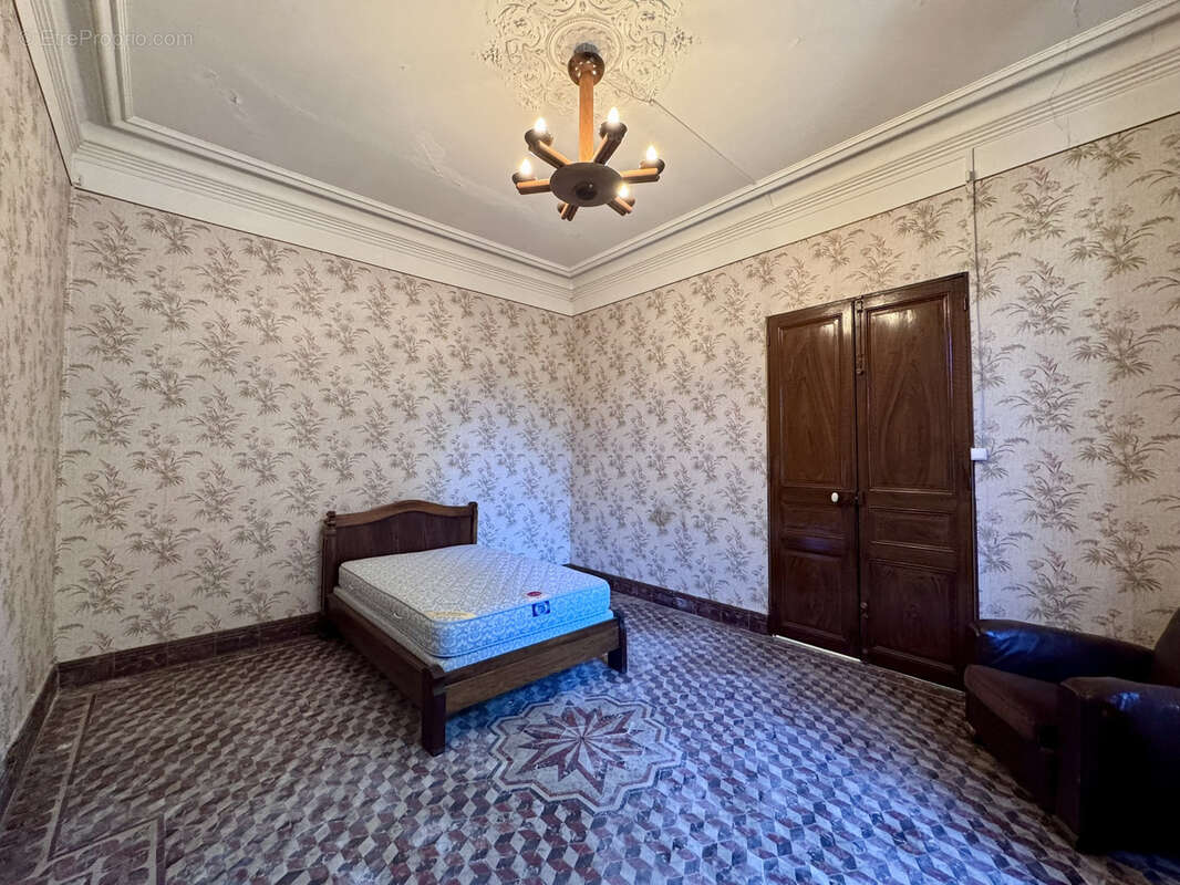 Maison à L&#039;ISLE-SUR-LA-SORGUE