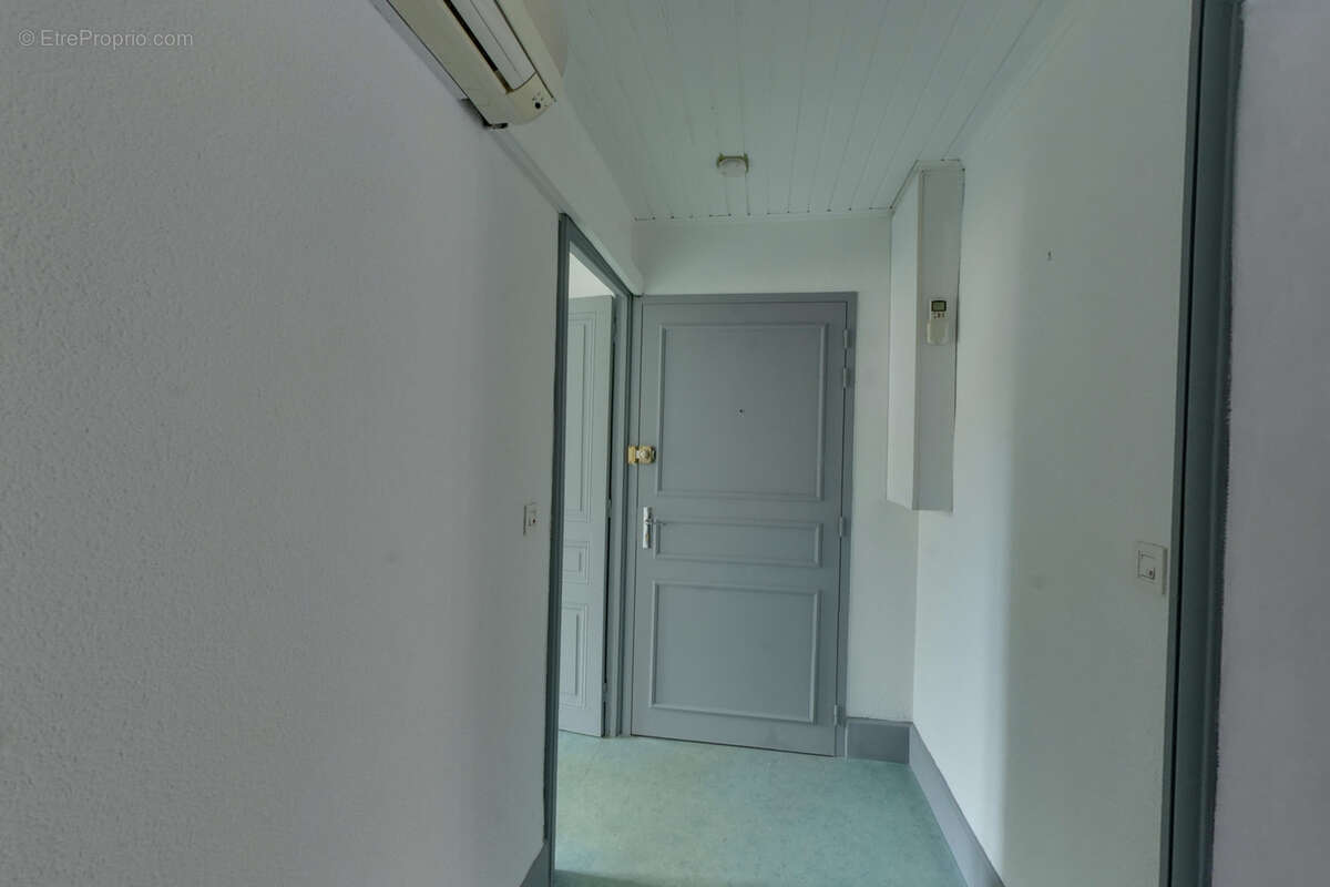 Maison à SAINT-SAUVEUR-DE-MONTAGUT