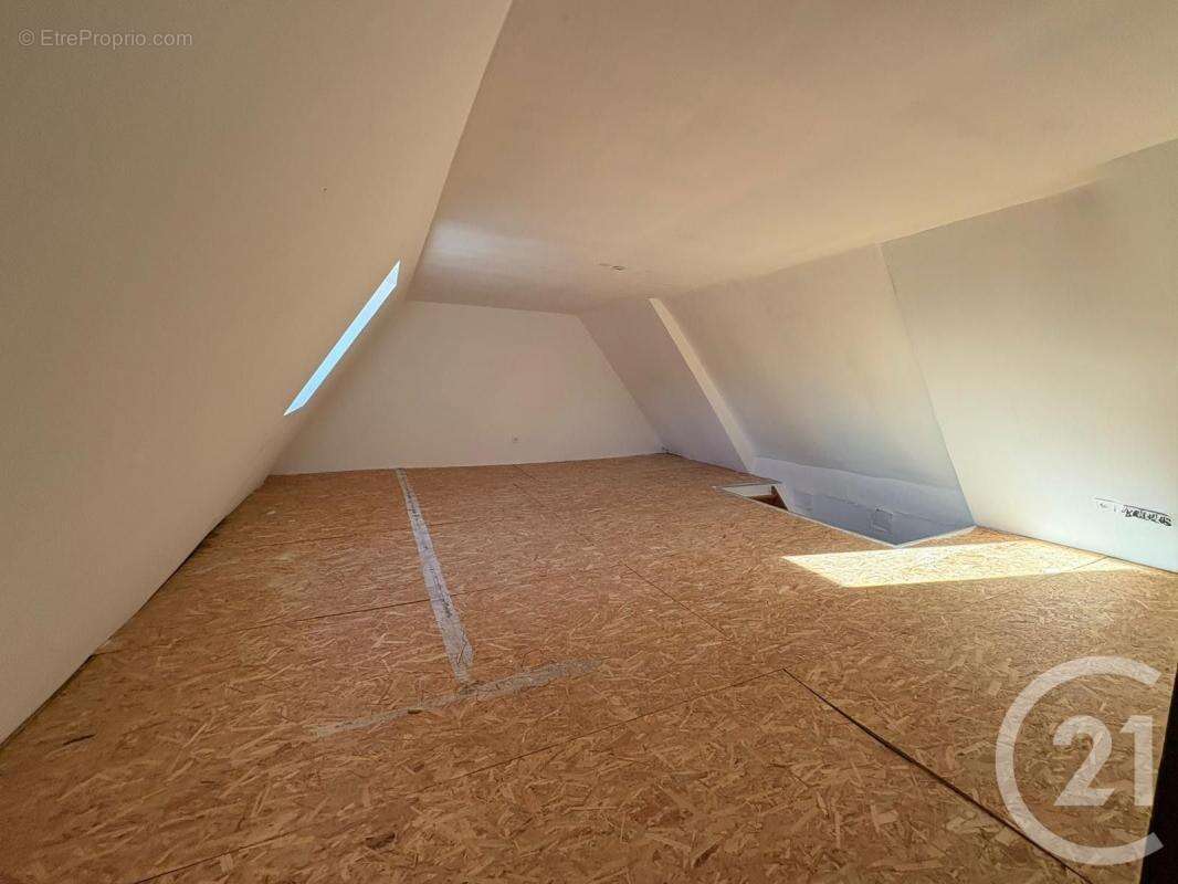 Maison à LA CROISILLE-SUR-BRIANCE