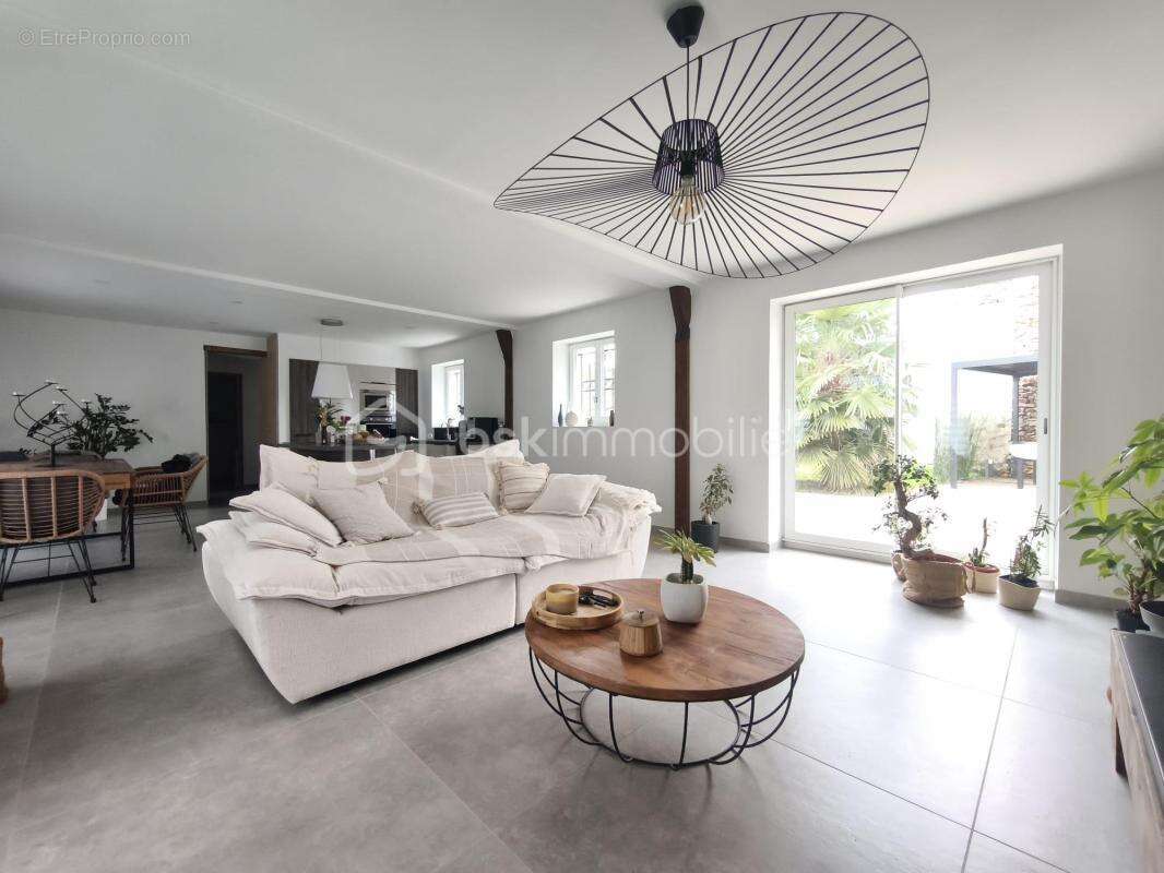 Maison à REBAIS