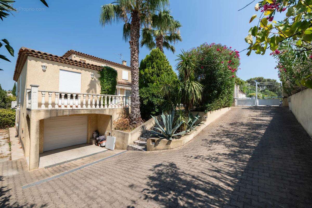 Magnifique villa avec piscine - photo 2