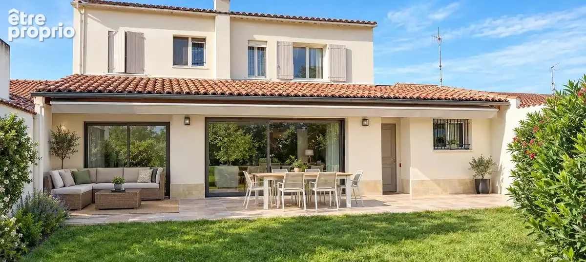 Centre ville , maison cossue sur jardin avec piscine - photo 2