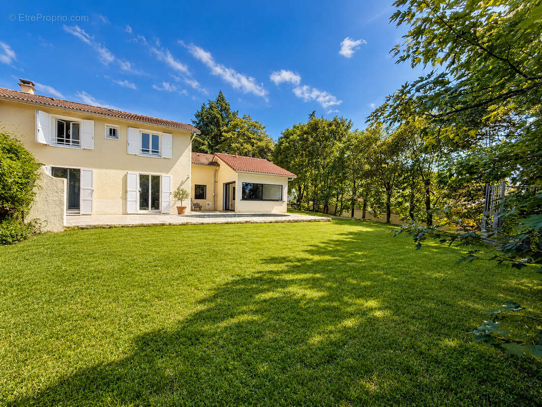 Maison à SALAISE-SUR-SANNE