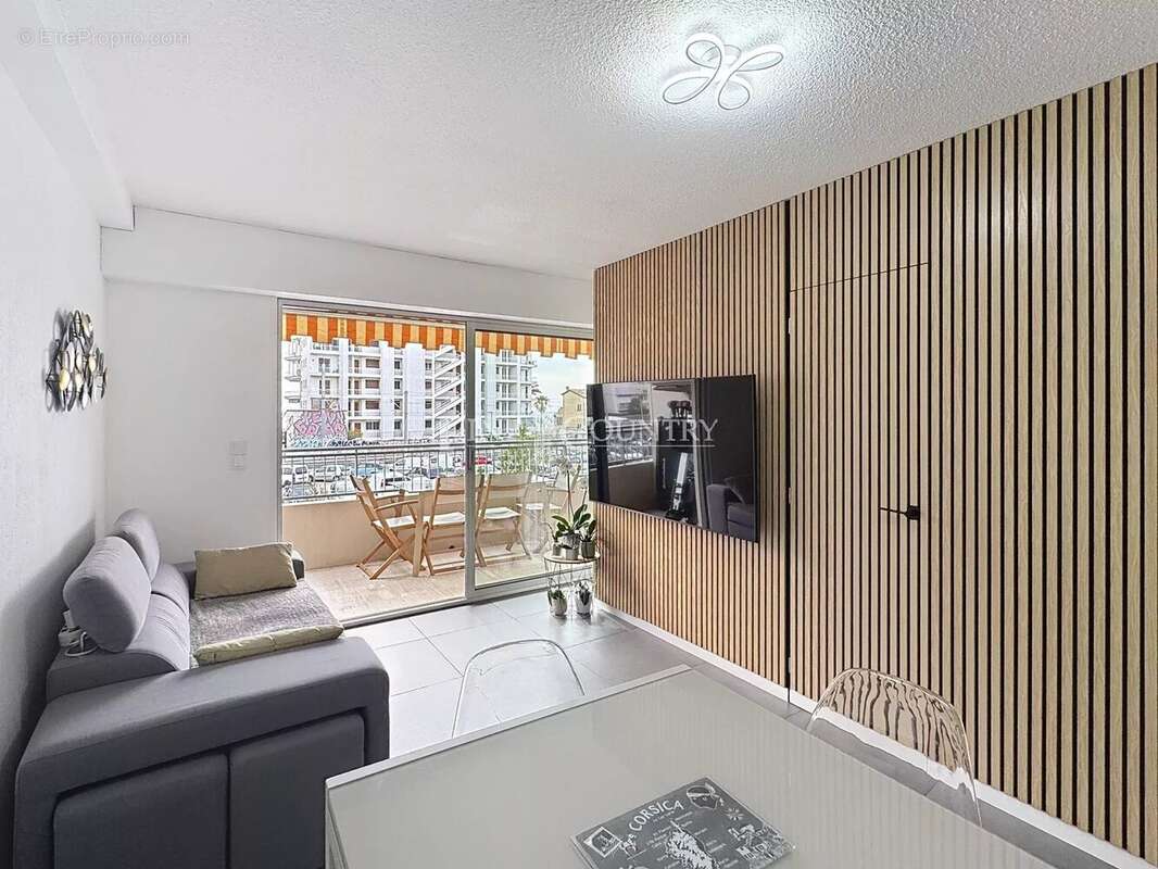 Appartement à VALLAURIS