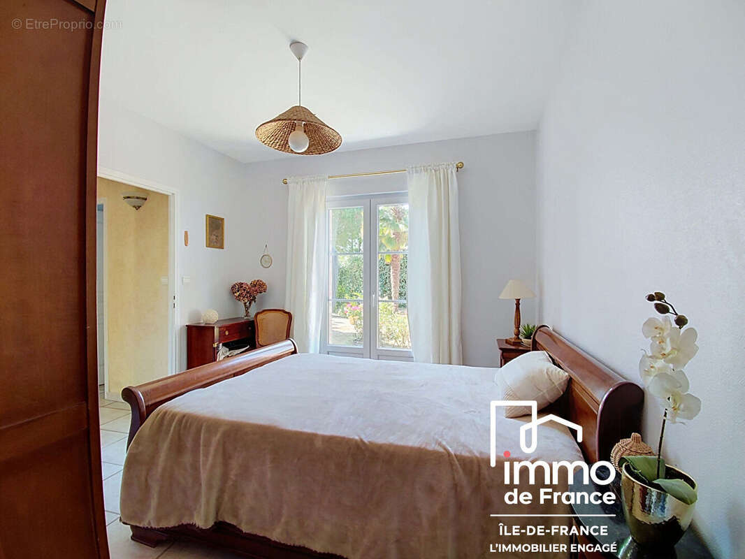 Maison d'architecte  8 pièces 200m² - FONTAINE-LA-GUYON - photo 9