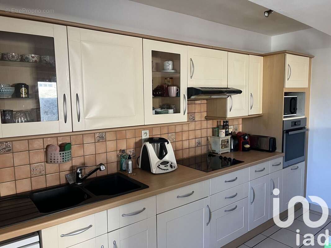 Photo 4 - Appartement à SAINT-GENIS-LES-OLLIERES