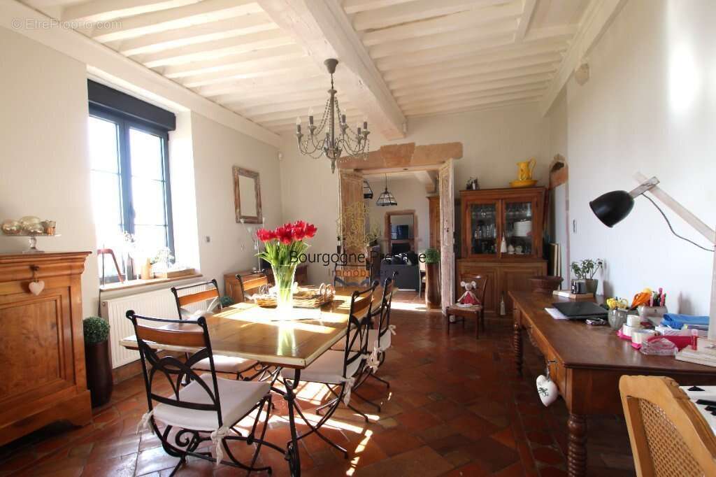 Maison à TOURNUS