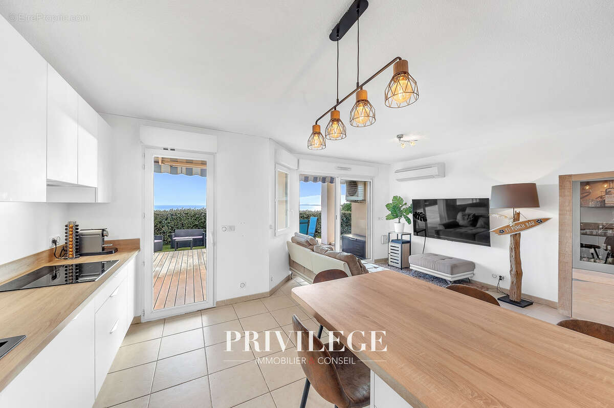 Appartement à SAINT-LAURENT-DU-VAR