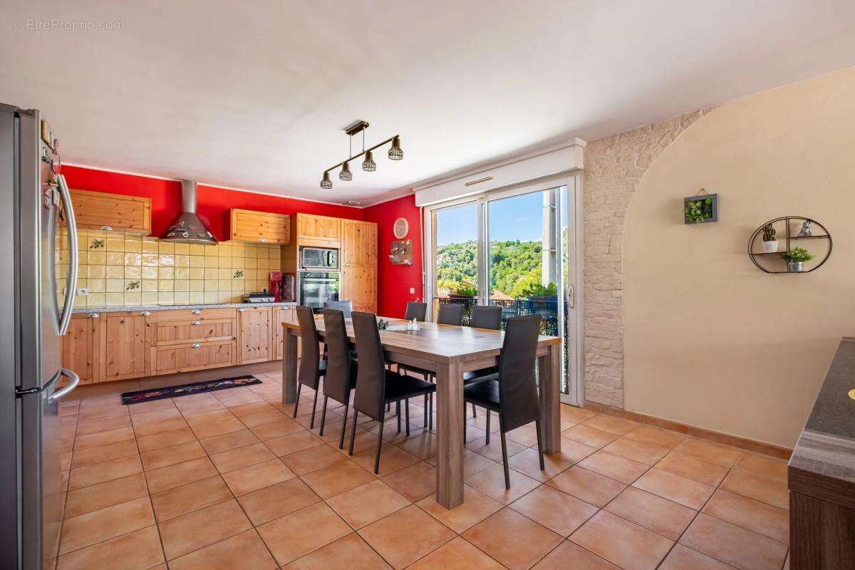 Maison de 6 pièces de 139 m² à Saint-Blaise - photo 3