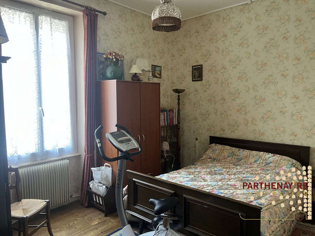 Maison à PARTHENAY