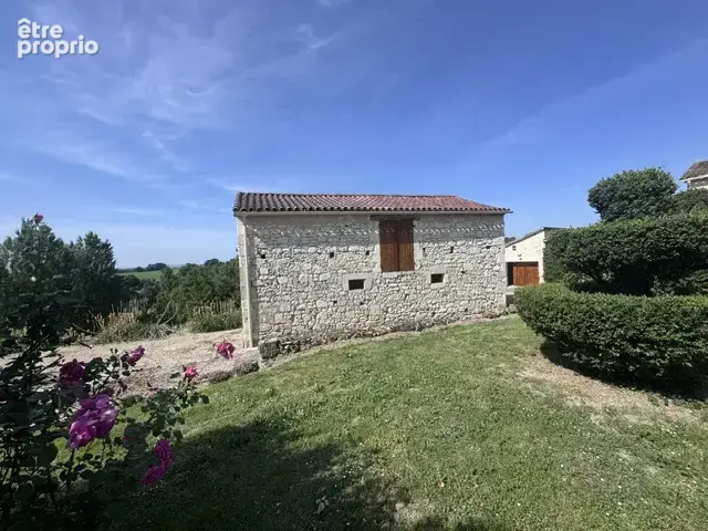 Maison pierre 240 m2 + 3 ha avec dependances + piscine - photo 4